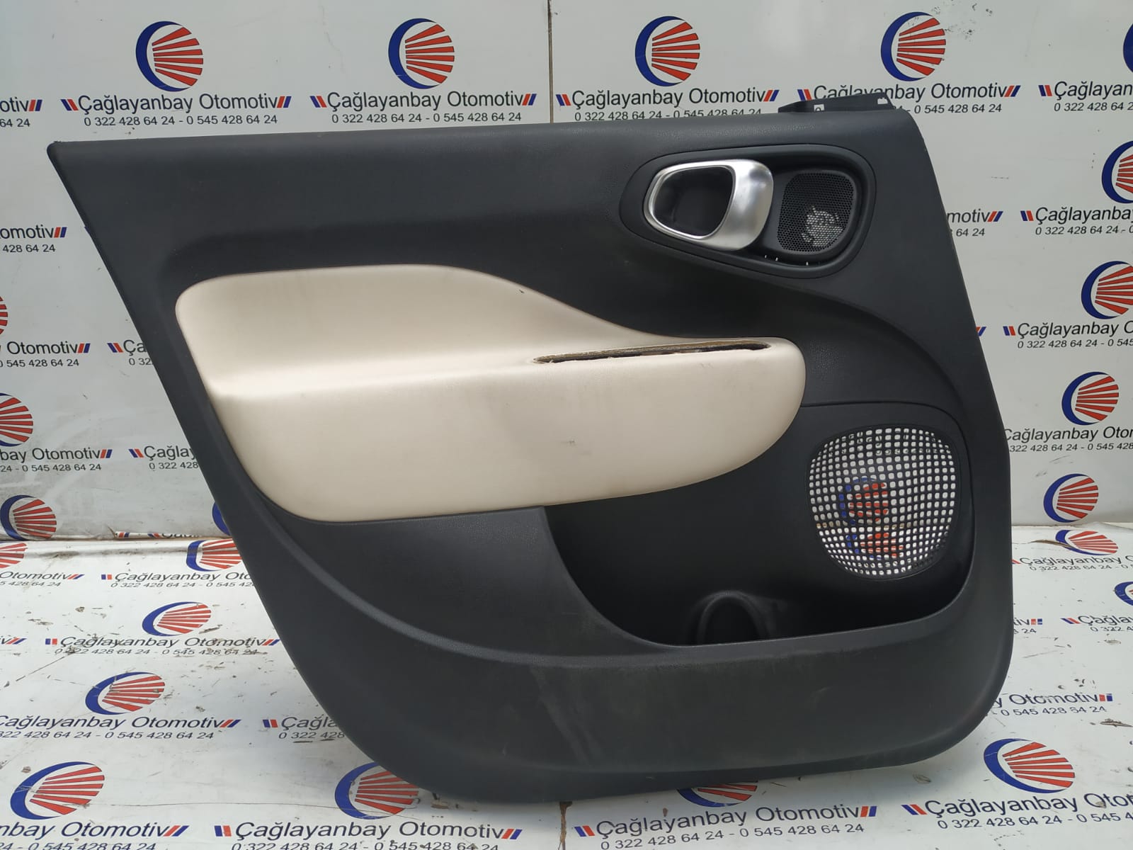 Fiat 500L Sol Ön Kapı Kartonu